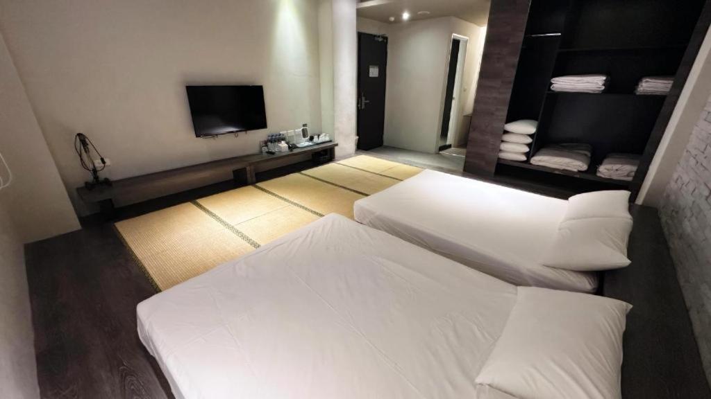 Kiwi Express Hotel-Taichung Station II Dış mekan fotoğraf