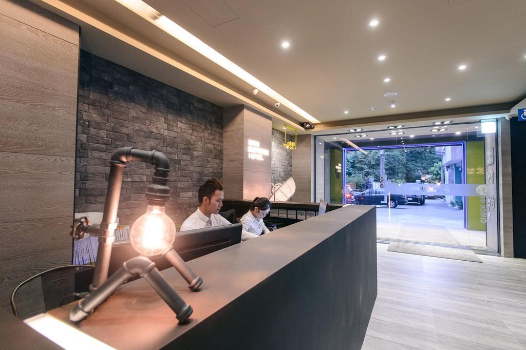 Kiwi Express Hotel-Taichung Station II Dış mekan fotoğraf