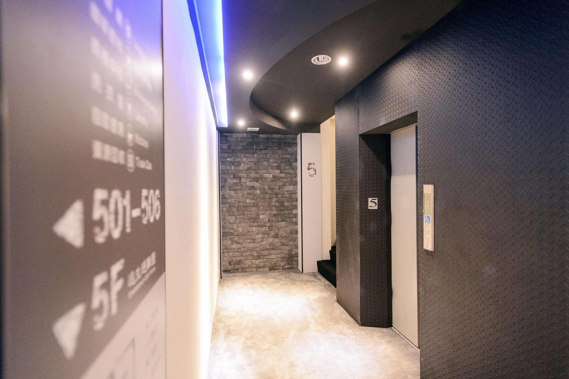 Kiwi Express Hotel-Taichung Station II Dış mekan fotoğraf